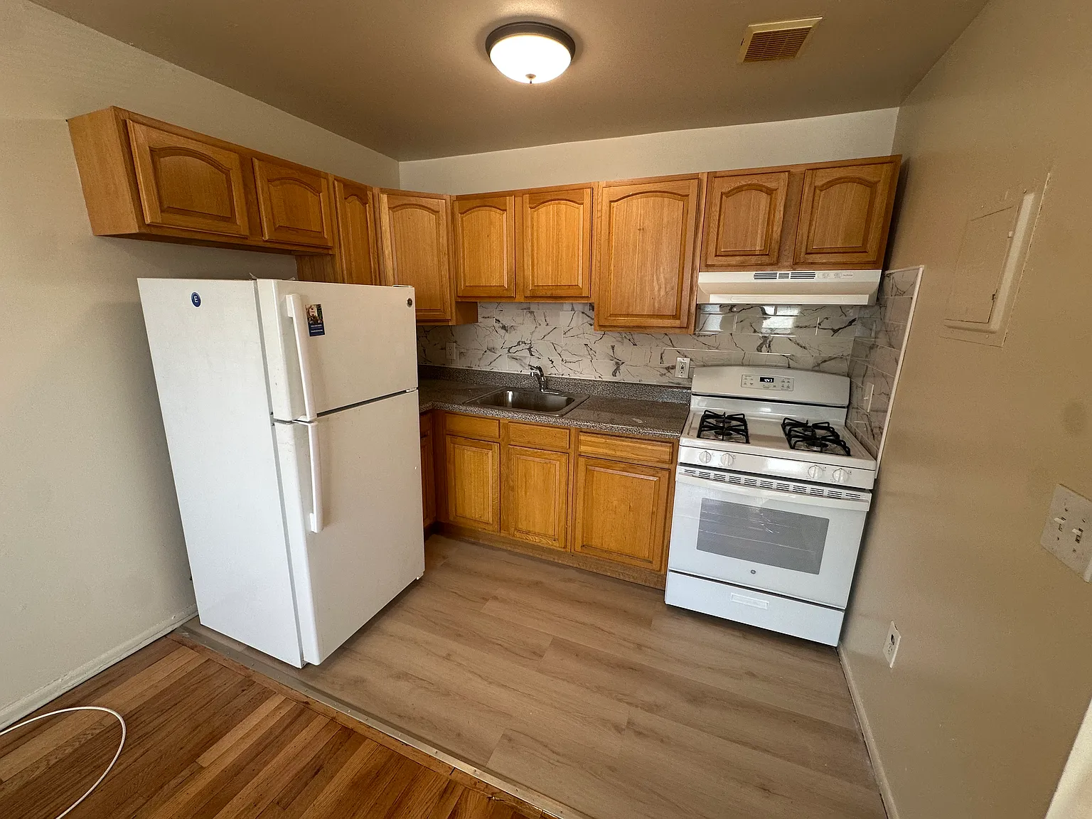 W Elizabeth Ave — Photo 1
