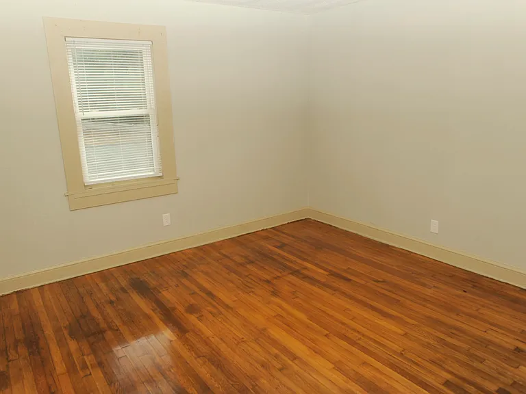 511 Herzberg Cir — Photo 6
