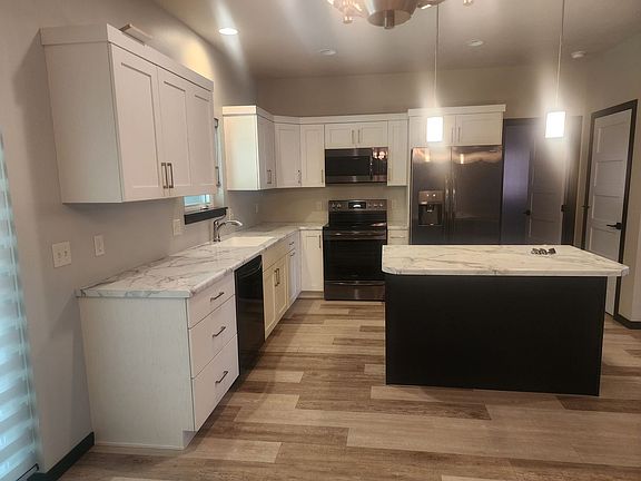 4th image of 4513 S Dubuque Ave