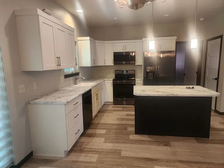 4513 S Dubuque Ave — Photo 4