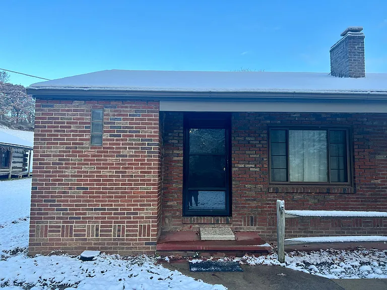 160 Pleasant Valley Rd — Photo 2