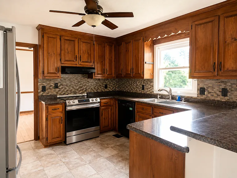 30 Windy Point Dr — Photo 24