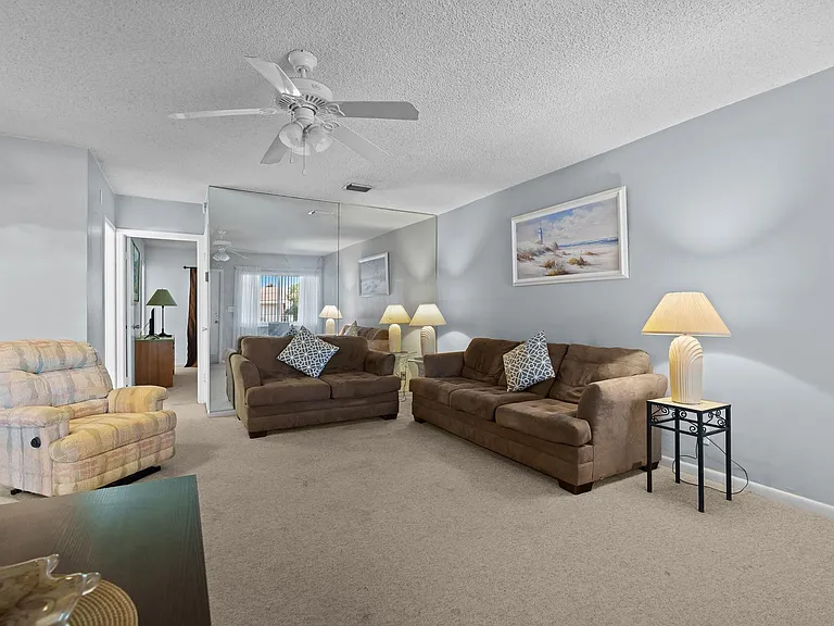 2100 NE 38th St #243 — Photo 3
