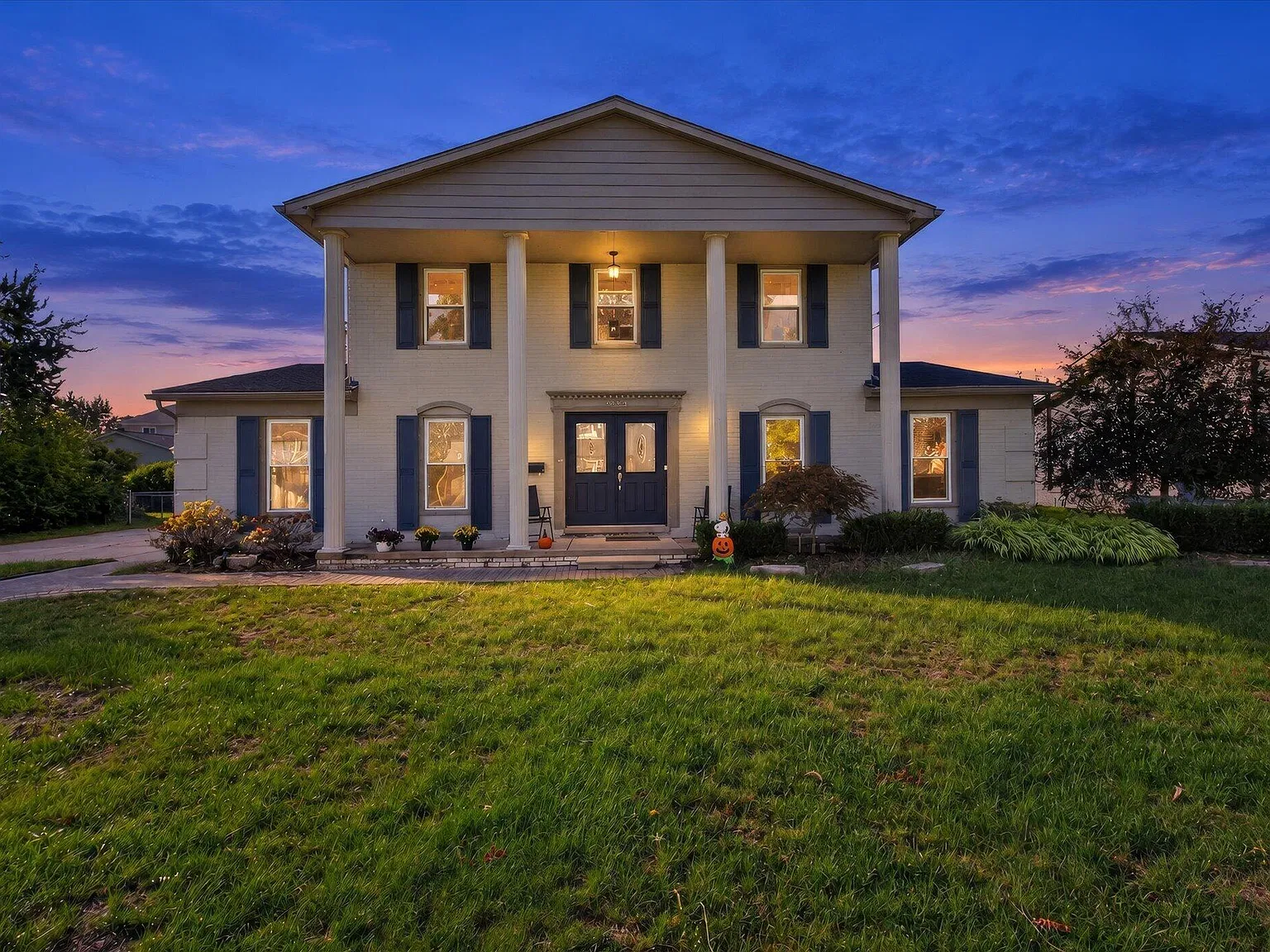 4 bed, 2.5 bath, 2144 sqft, $3,250 — Photo 1
