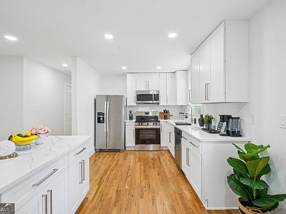 3rd image of 3169 Canary Ct