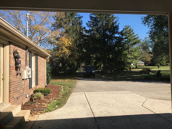 Entrance to Property off of Shamrock Drive