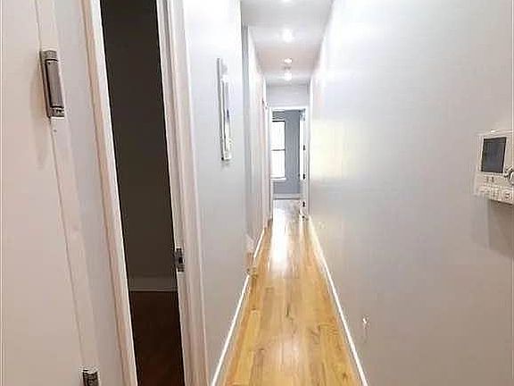 5th image of 321 Putnam Ave #1C