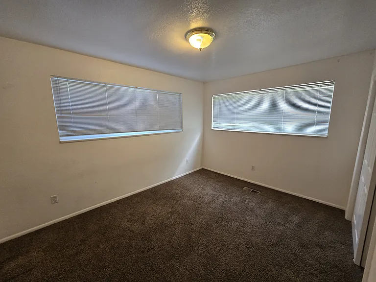 370 W 400 N #2 — Photo 4