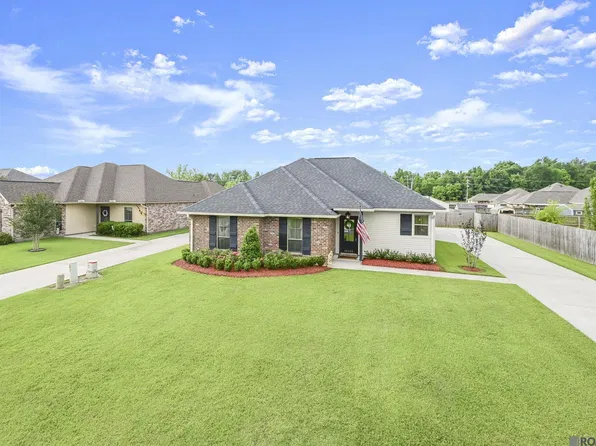 38513 East Ct, Prairieville, LA 70769