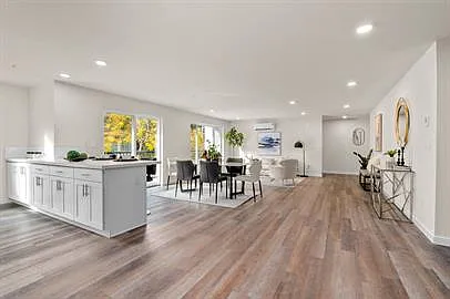 12625 NE Woodinville Dr #201 — Photo 4