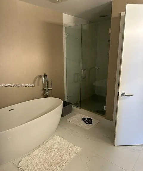 16385 Biscayne Blvd #7 — Photo 8