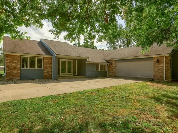566 Zeigler Rd, Rochester, PA 15074