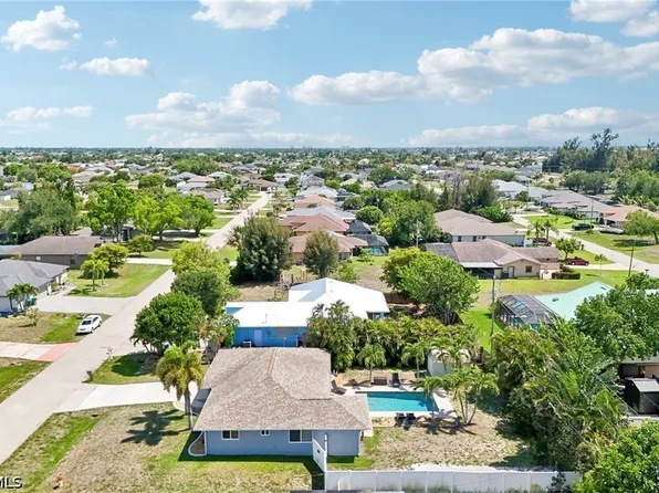 808 SW 14th Pl, Cape Coral, FL 33991