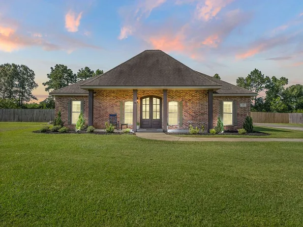 128 Eagle Point Rd, Leesville, LA 71446