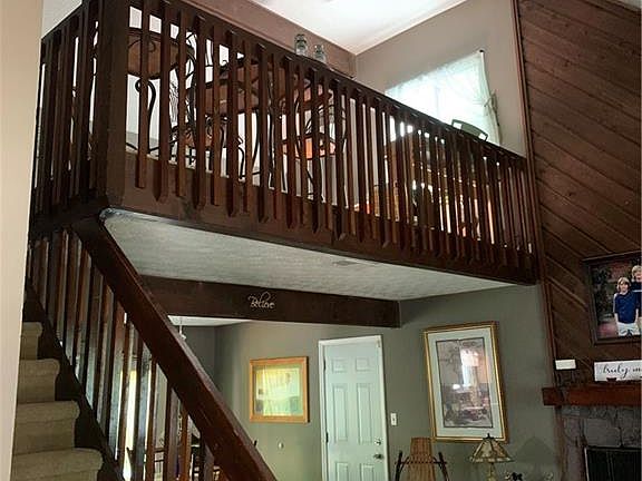 3rd image of 106 Parkview Dr