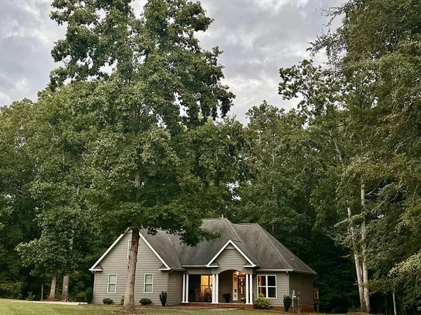 250 Manor Ct, Forsyth, GA 31029
