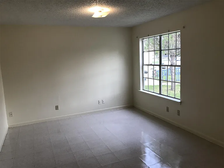 1025 Sutton Dr #101 — Photo 2