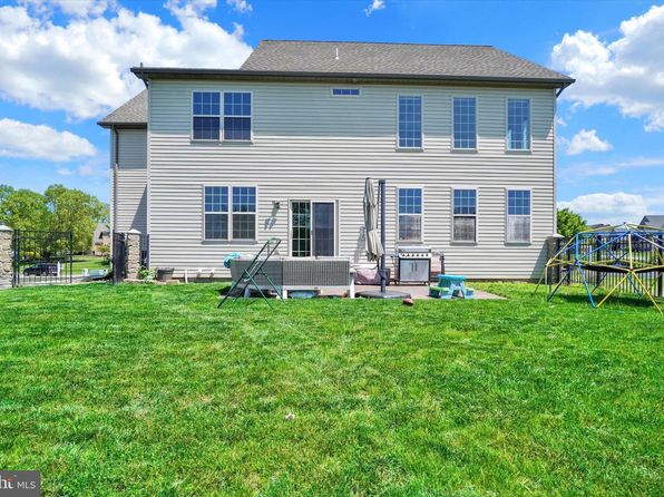 2622 Chadbourne Dr, York, PA 17404