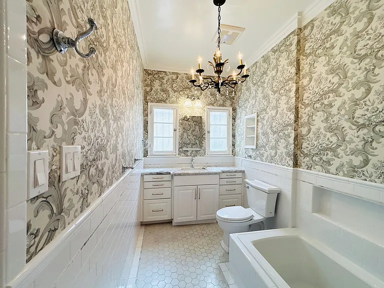 1200 S Alfred Apartments — Photo 7