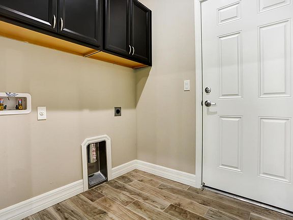 4th image of 9152 Cypress Dr S