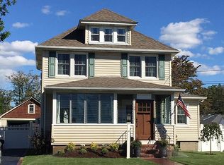 139 Staples St, Farmingdale, NY 11735