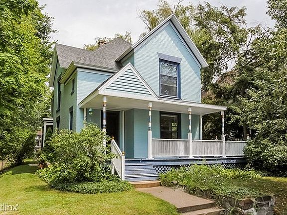 2nd image of 338 Eureka Ave SE