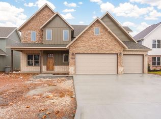 4888 S Aaron Ave, Springfield, MO 65810