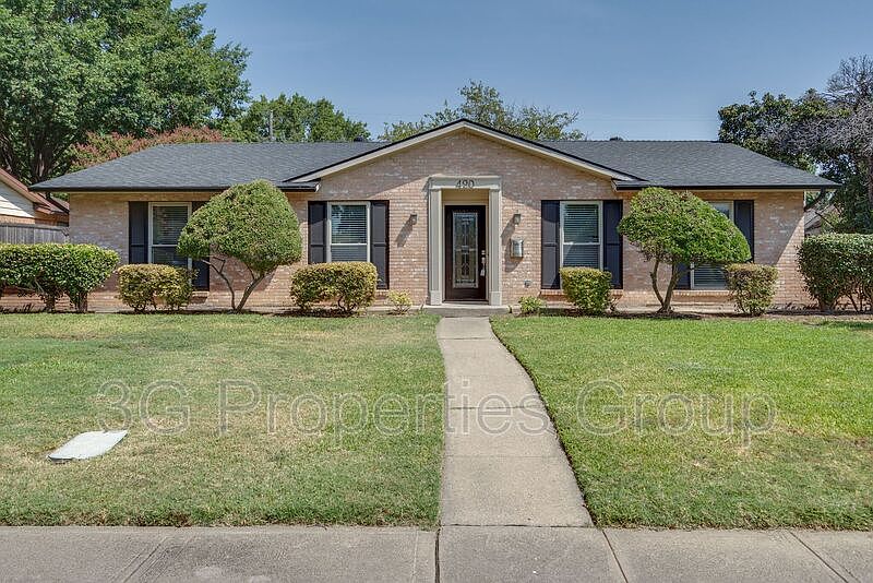 1st image of 420 Cambridge Dr
