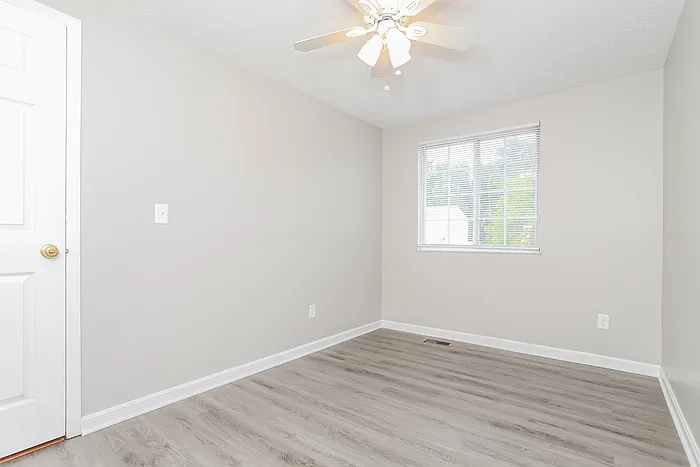 159 Hillwood Ct — Photo 10