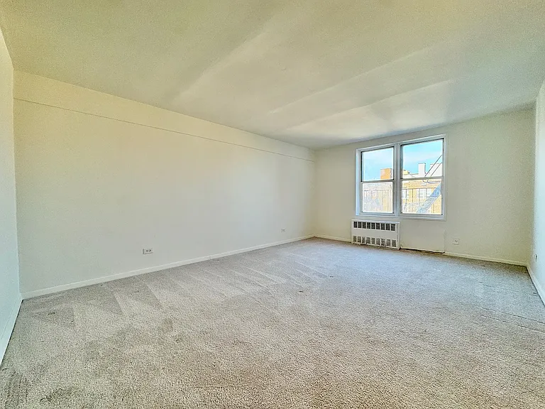 142-27 Barclay Ave #6C — Photo 2