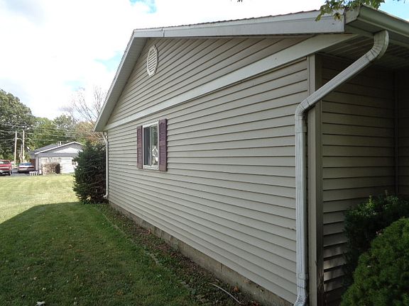 5th image of 418 S Seymour St
