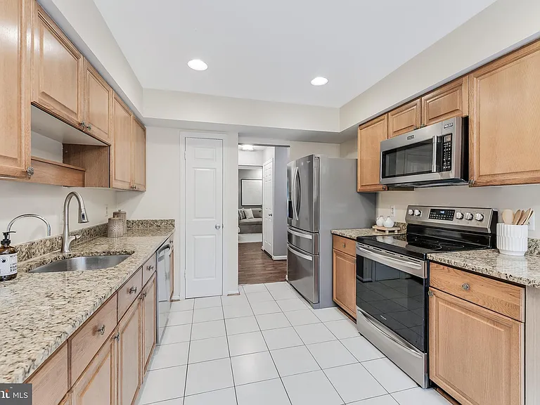 6125 Wellington Commons Dr — Photo 16