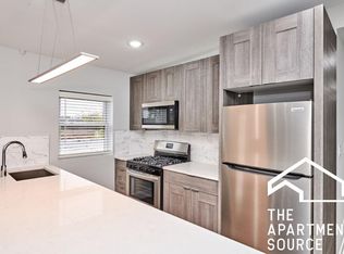 3527 S Damen Ave #2R, Chicago, IL