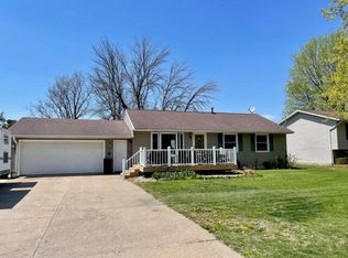 120 Roy El Rd, Wapello, IA 52653