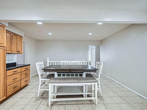 5th image of 640 4th Ave NE