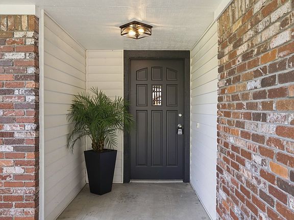 5th image of 2319 S Joshua Ave