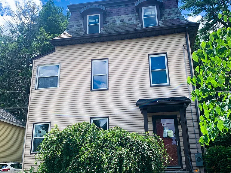 4 Linden Ave #A — Photo 10