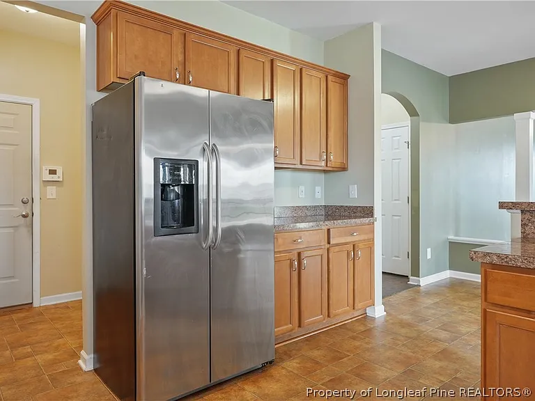415 Highgrove Dr — Photo 11