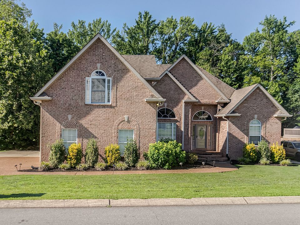 1st image of 300 Artesa Dr