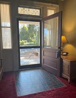 4th image of 159 Cambridge Ave E