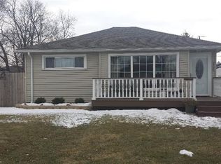 2736 Glenwood St, Highland, IN 46322