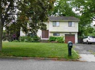 2 Orchid Dr, Port Jefferson Station, NY 11776