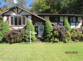 419 Stillwater Dr, Pocono Summit, PA 18346