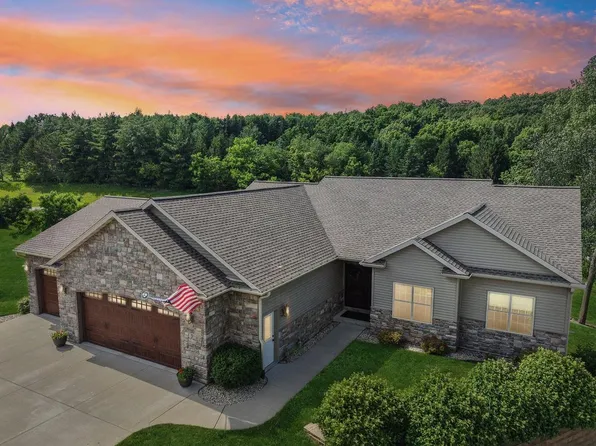 N6819 Canter COURT, Lake Mills, WI 53551