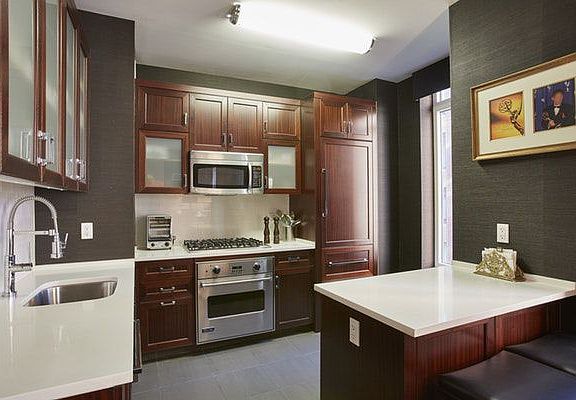 5th image of 205 W 76th St APT 6L