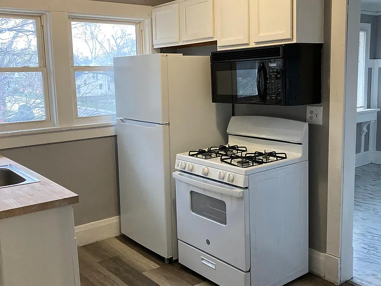 501 W Columbia Ter #A — Photo 12