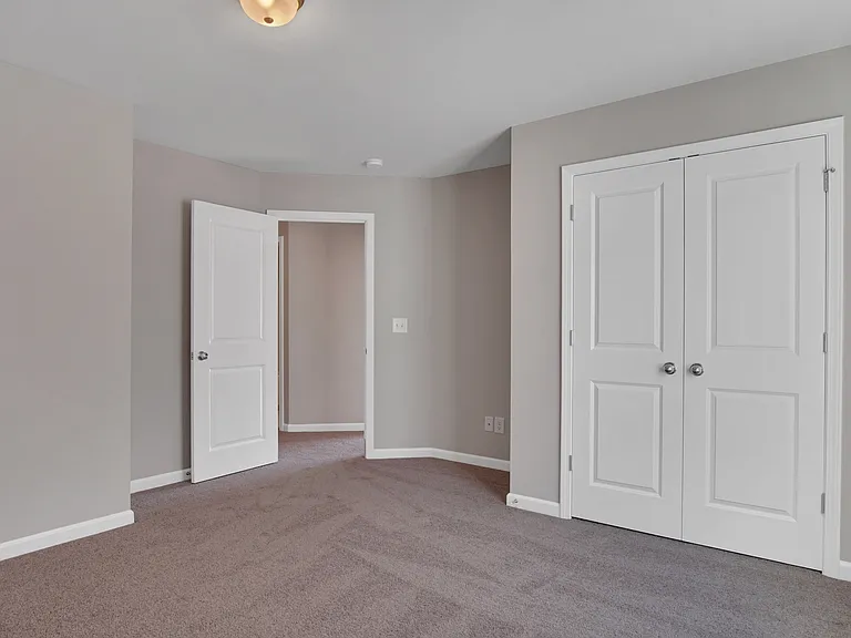 5157 Parkwood Dr — Photo 12