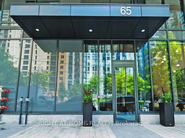 65 Mutual St #2404, Toronto, ON M5B 2A9