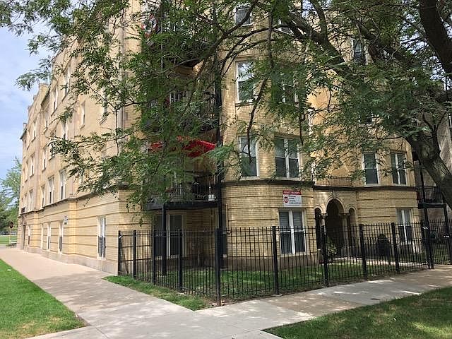 1st image of 6511 N Oakley Ave #105-1A