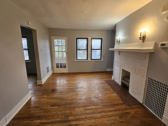 4th image of 2018-2024 Chalfant St #2020